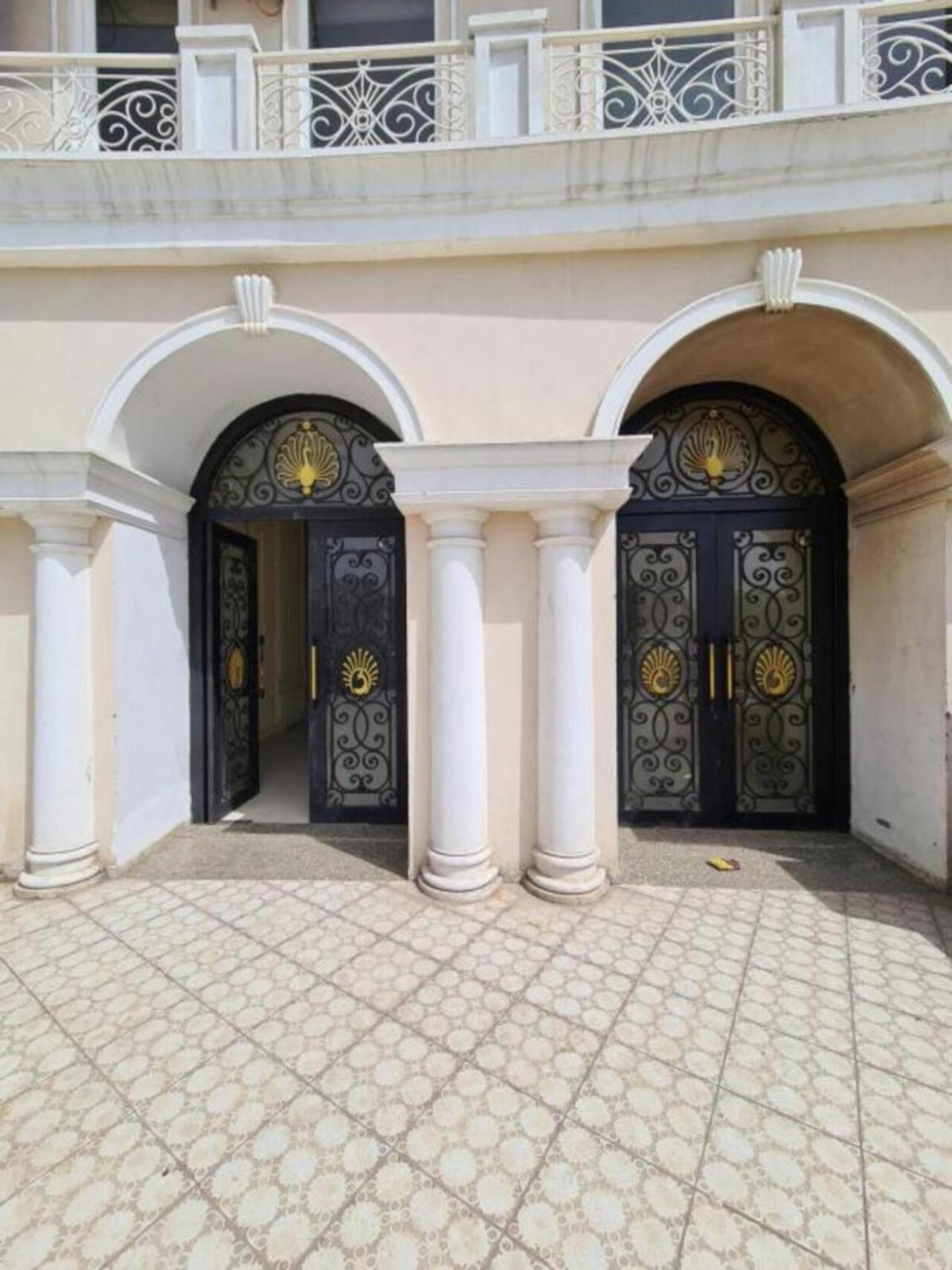 Lord Krishna Place Vrindavan Ngoại thất bức ảnh